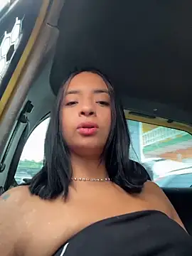 Laura fernandezII online show from February 2026 12:38:01 PM