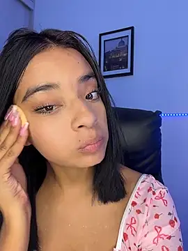 Laura fernandezII online show from February 2026 06:58:01 PM