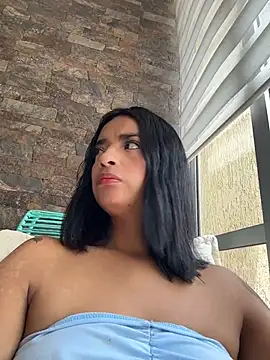 Laura fernandezII online show from March 2026 04:18:02 PM