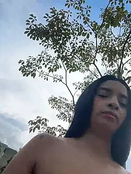 Laura fernandezII online show from May 2026 08:12:01 PM