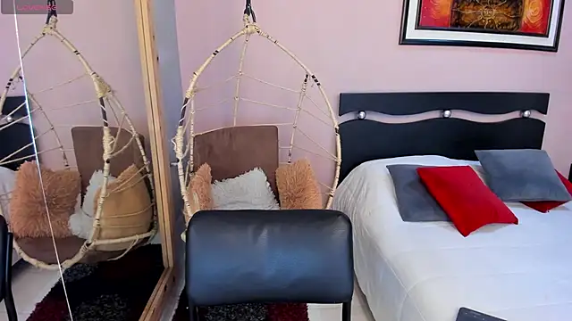 Snapshot of LenaRuiz_ chatting on November 2025 12:49:02 PM LenaRuiz online show from November 2025 12:49:02 PM