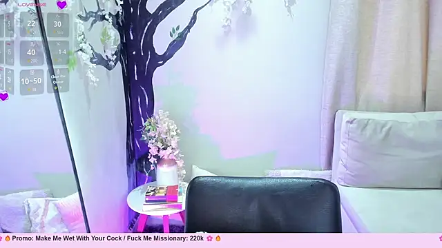 Snapshot of LenaRuiz_ chatting on November 2025 12:05:01 PM LenaRuiz online show from November 2025 12:05:01 PM