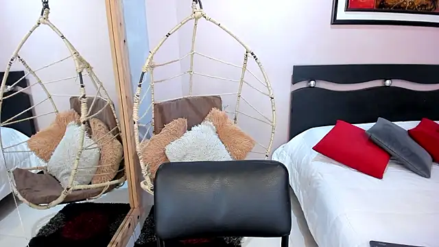 LenaRuiz  online show from February 2026 12:05:02 PM