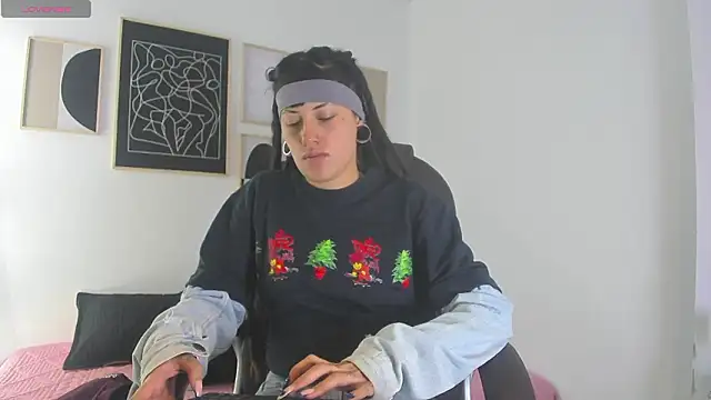  sharlotte777 online show from February 2026 02:07:01 PM