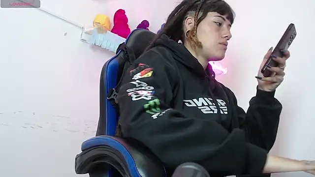 Snapshot of _sharlotte777 chatting on November 2025 02:06:01 PM sharlotte777 online show from November 2025 02:06:01 PM