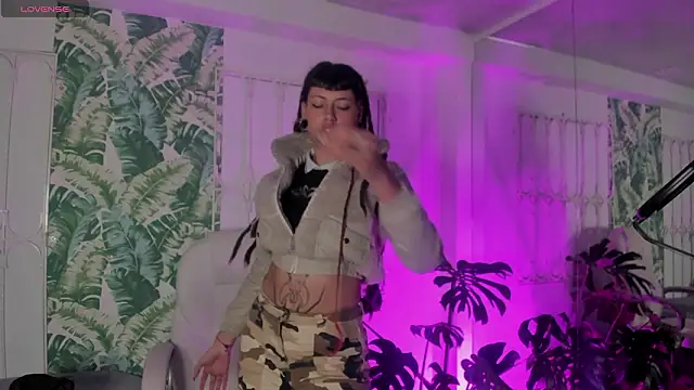  sharlotte777 online show from February 2026 01:00:01 PM