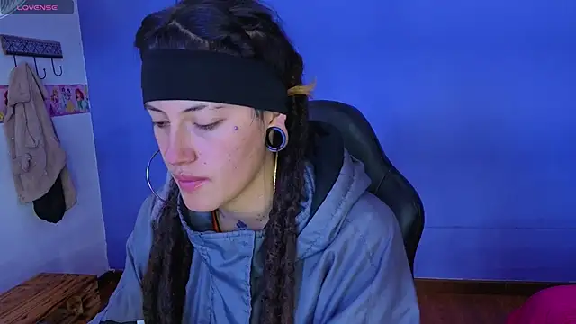 Snapshot of _sharlotte777 chatting on November 2025 01:59:02 PM sharlotte777 online show from November 2025 01:59:02 PM