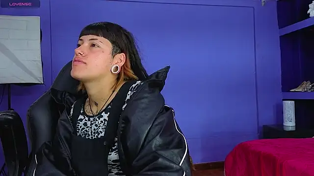 Snapshot of _sharlotte777 chatting on October 2025 01:32:02 PM sharlotte777 online show from October 2025 01:32:02 PM