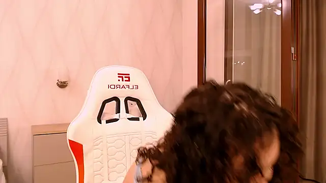 Ann  Cute online show from December 2025 04:01:01 AM