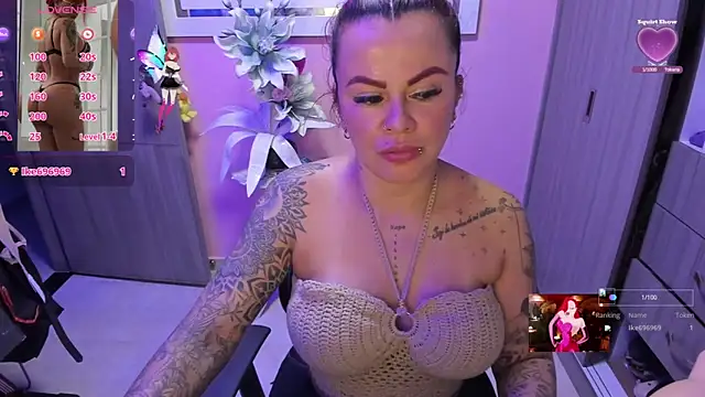 Snapshot of KAROL_MILF chatting on October 2025 01:15:01 AM KAROL MILF online show from October 2025 01:15:01 AM