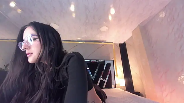 Princess Violett online show from October 2025 03:00:02 PM