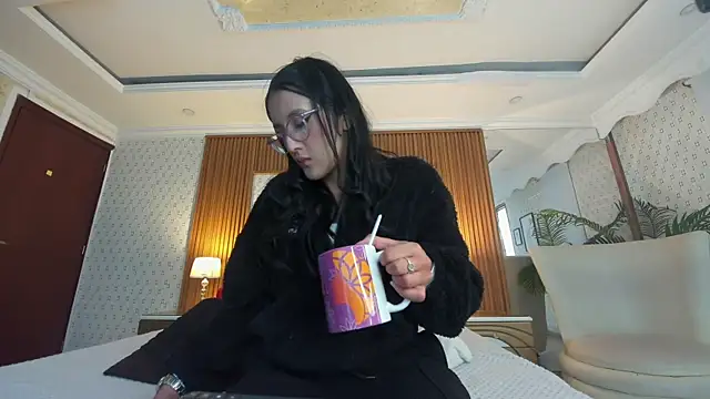 Princess Violett online show from November 2025 02:34:02 PM