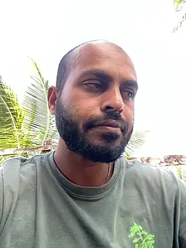 Snapshot of islandvybee55 chatting on November 2025 05:06:02 PM islandvybee55 online show from November 2025 05:06:02 PM