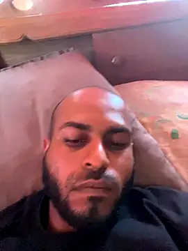 Snapshot of islandvybee55 chatting on October 2025 03:42:01 PM islandvybee55 online show from October 2025 03:42:01 PM