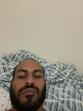 Snapshot of islandvybee55 chatting on January 2025 12:30:01 AM islandvybee55 online show from January 2025 12:30:01 AM