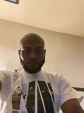 islandvybee55 online show from February 2026 06:05:02 PM