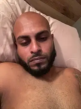 islandvybee55 online show from February 2026 01:00:02 PM