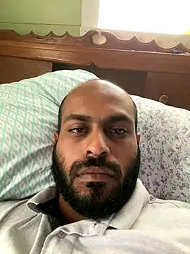 Snapshot of islandvybee55 chatting on November 2025 03:48:01 PM islandvybee55 online show from November 2025 03:48:01 PM