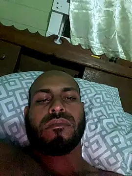 islandvybee55 online show from December 2025 03:39:02 AM