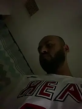 Snapshot of islandvybee55 chatting on February 2025 06:08:01 AM islandvybee55 online show from February 2025 06:08:01 AM