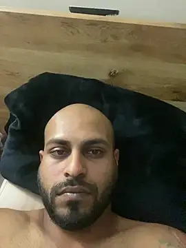 islandvybee55 online show from April 2026 12:17:02 PM