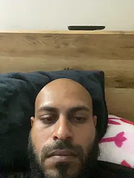 islandvybee55 online show from March 2026 02:43:01 PM