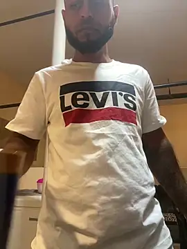 islandvybee55 online show from February 2026 11:23:01 AM