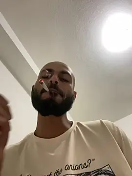 Snapshot of islandvybee55 chatting on March 2025 12:56:02 AM islandvybee55 online show from March 2025 12:56:02 AM