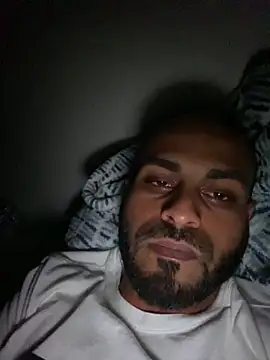 Snapshot of islandvybee55 chatting on February 2025 01:57:01 AM islandvybee55 online show from February 2025 01:57:01 AM