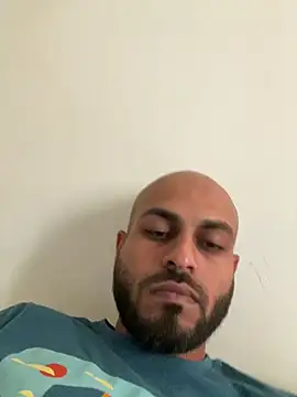 Snapshot of islandvybee55 chatting on February 2025 10:21:02 PM islandvybee55 online show from February 2025 10:21:02 PM