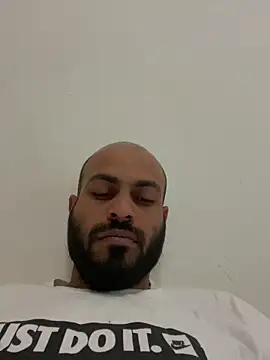 Snapshot of islandvybee55 chatting on March 2025 03:27:02 PM islandvybee55 online show from March 2025 03:27:02 PM