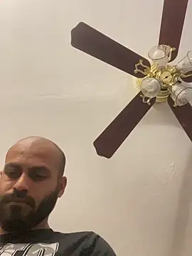 islandvybee55 online show from April 2026 05:48:02 PM