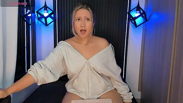 MiaPetit  online show from January 2025 07:07:01 PM