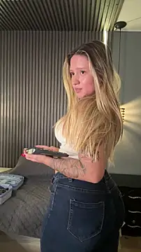 MiaPetit  online show from December 2025 07:07:02 PM