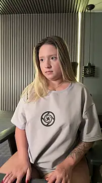 MiaPetit  online show from January 2026 06:44:02 PM