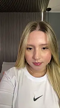 MiaPetit  online show from December 2025 08:52:01 PM