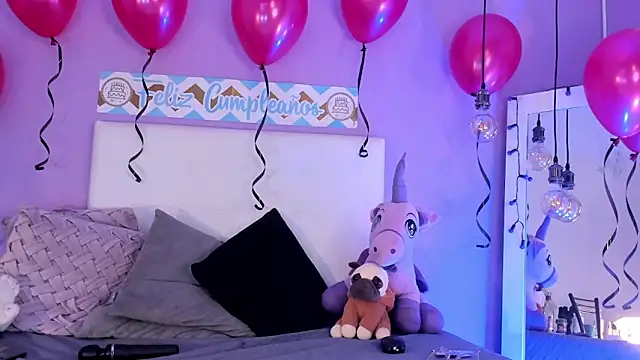 Snapshot of Charlotte11-11 chatting on November 2025 04:12:01 PM Charlotte11-11 online show from November 2025 04:12:01 PM