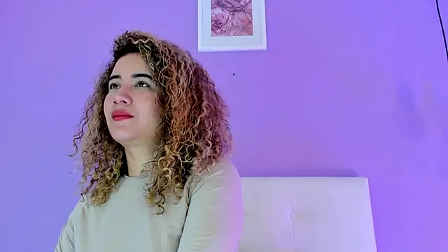 Snapshot of Charlotte11-11 chatting on November 2025 02:16:01 PM Charlotte11-11 online show from November 2025 02:16:01 PM