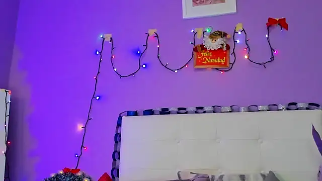 Snapshot of Charlotte11-11 chatting on December 2025 02:48:01 PM Charlotte11-11 online show from December 2025 02:48:01 PM