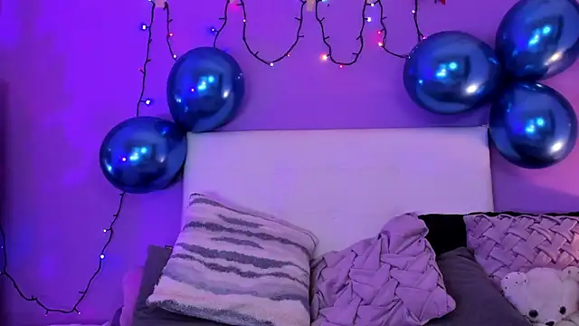 Snapshot of Charlotte11-11 chatting on December 2025 02:45:01 PM Charlotte11-11 online show from December 2025 02:45:01 PM