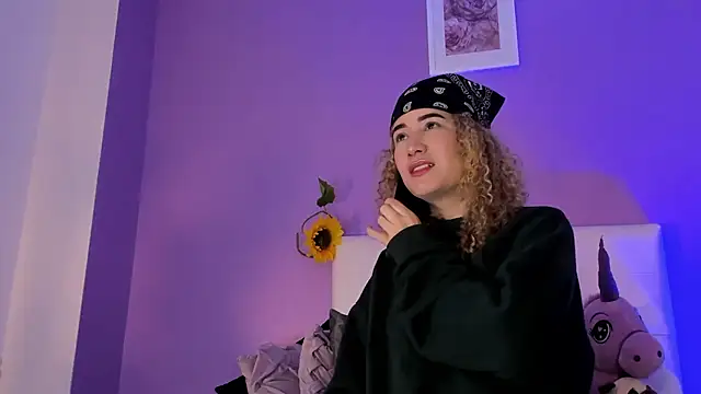 Snapshot of Charlotte11-11 chatting on November 2025 06:01:01 PM Charlotte11-11 online show from November 2025 06:01:01 PM