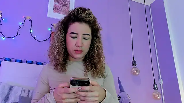 Snapshot of Charlotte11-11 chatting on November 2025 02:39:01 PM Charlotte11-11 online show from November 2025 02:39:01 PM