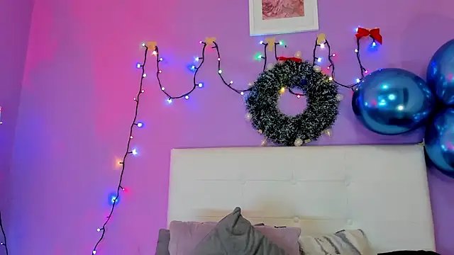 Charlotte11-11 online show from December 2025 04:52:02 PM