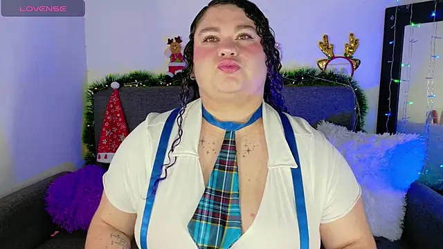 lunitaa0 online show from December 2025 11:44:02 PM