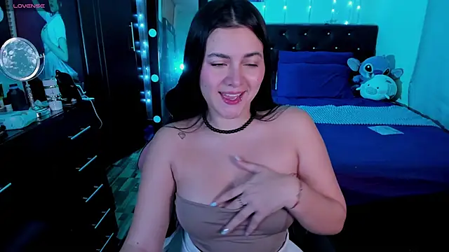 NahiaraEvans  online show from October 2025 06:26:02 AM