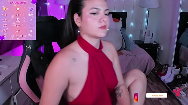 NahiaraEvans  online show from April 2026 02:42:02 PM