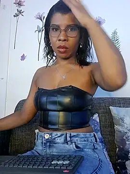 ivonjoness online show from December 2025 02:23:01 AM