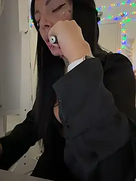 cicciolina online show from December 2025 01:15:01 PM