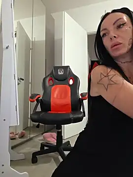 cicciolina online show from December 2025 01:24:02 PM