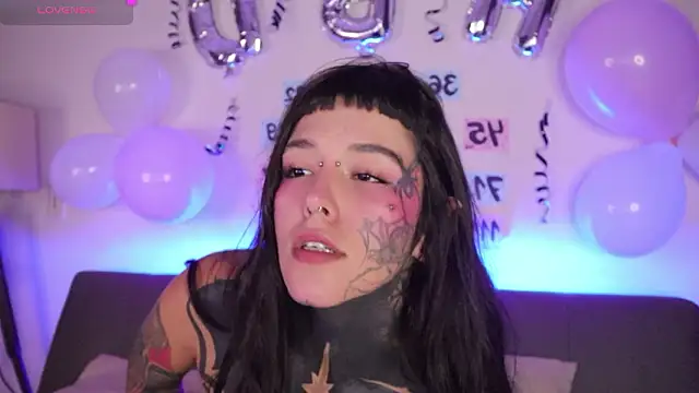 Snapshot of FairyFlexxxx chatting on February 2026 06:53:02 AM FairyFlexxxx online show from February 2026 06:53:02 AM